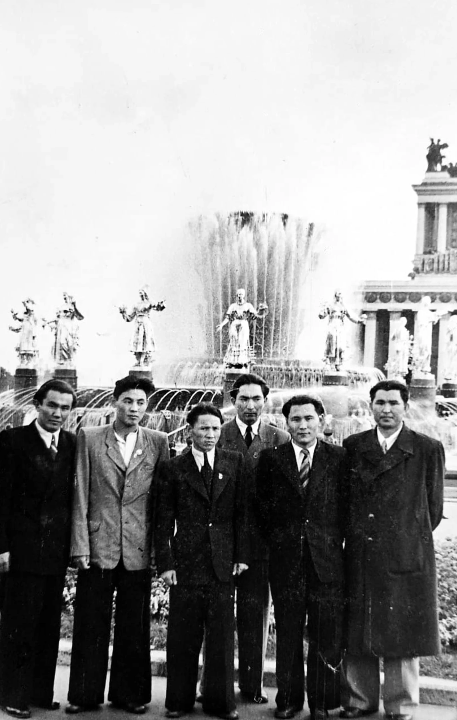 Six men at the Friendship of Peoples fountain, 1954